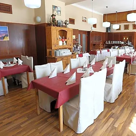 Krakonos Hotel 3*
